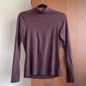 Cotton Long-Sleeved Mockneck in burgundy